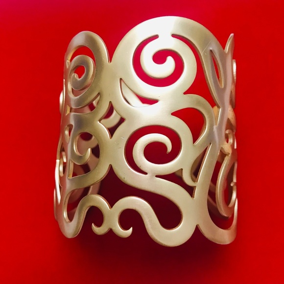 Jewelry - Beautiful Golden Cuff Bracelet